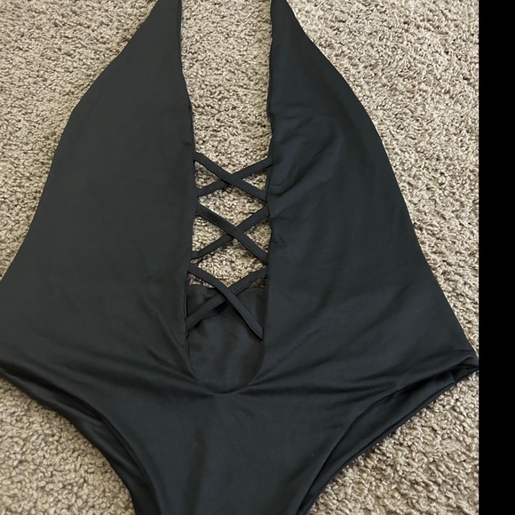 Bathing suit - Picture 2 of 3